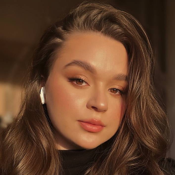 Layout Consistency Engineer - Evelyn Vaughn